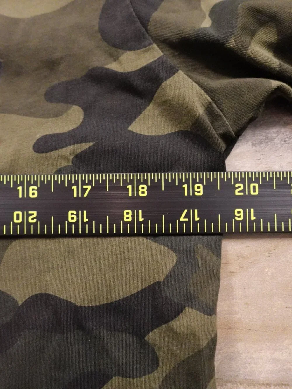 Guess Los Angeles Camo Logo T Shirt Men’s Large Green Military Streetwear - Picture 4 of 6